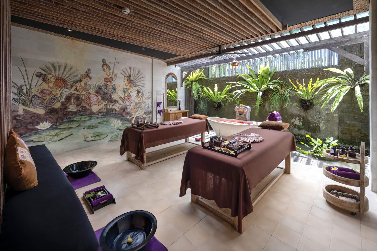 Kuwarasan Spa Treatment Room